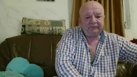 Snapshot of fullballs6 chatting on 03/26/26, 03:01 fullballs6 online show from 03/26/26, 03:01