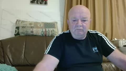 Snapshot of fullballs6 chatting on 03/31/26, 02:24 fullballs6 online show from 03/31/26, 02:24