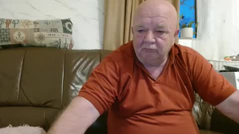 Snapshot of fullballs6 chatting on 04/20/26, 02:47 fullballs6 online show from 04/20/26, 02:47