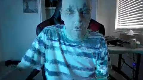 Snapshot of fun4u2tx chatting on 04/06/26, 10:11 fun4u2tx online show from 04/06/26, 10:11