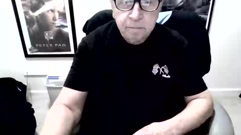 Snapshot of funclemike chatting on 12/19/25, 08:38 funclemike online show from 12/19/25, 08:38