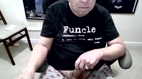 Snapshot of funclemike chatting on 03/10/26, 03:28 funclemike online show from 03/10/26, 03:28