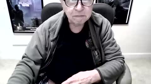 Snapshot of funclemike chatting on 04/11/26, 05:17 funclemike online show from 04/11/26, 05:17
