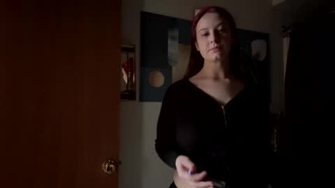 Linnys Palace online show from 11/24/25, 05:34