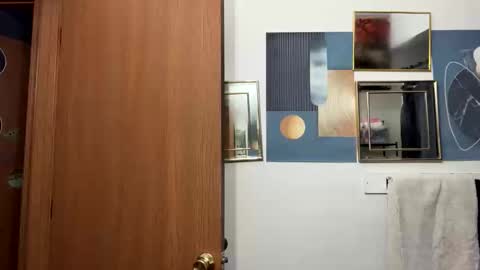 Linnys Palace online show from 12/15/25, 06:45