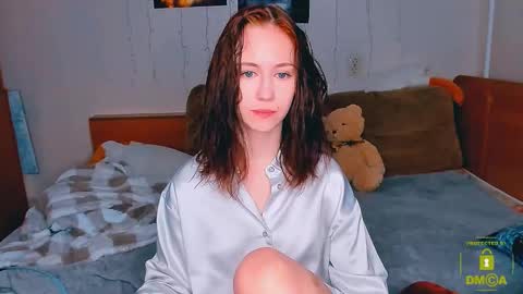 Snapshot of funny_bunny23 chatting on 09/22/25, 02:24 Eva online show from 09/22/25, 02:24