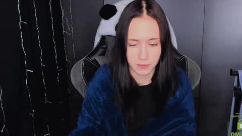 Snapshot of funny_bunny23 chatting on 11/28/25, 02:47 Eva online show from 11/28/25, 02:47