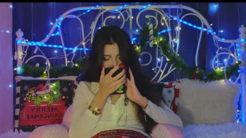 Snapshot of funny_whotsss chatting on 01/04/25, 02:25 Tiffany online show from 01/04/25, 02:25