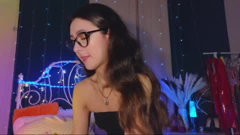 Snapshot of funny_whotsss chatting on 01/29/25, 01:48 Tiffany online show from 01/29/25, 01:48