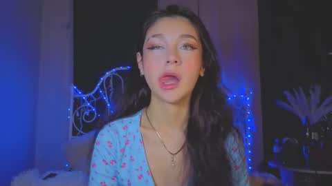 Snapshot of funny_whotsss chatting on 11/21/25, 01:26 Tiffany online show from 11/21/25, 01:26