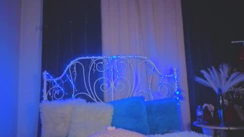 Snapshot of funny_whotsss chatting on 11/29/25, 02:25 Tiffany online show from 11/29/25, 02:25