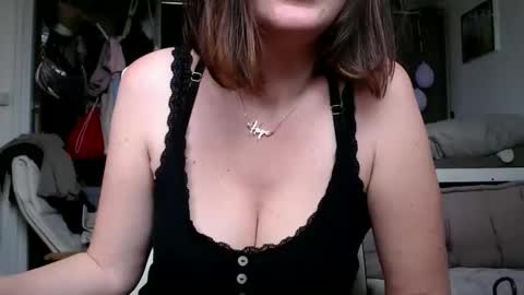 Snapshot of funnyaly chatting on 05/04/26, 01:18 funnyaly online show from 05/04/26, 01:18