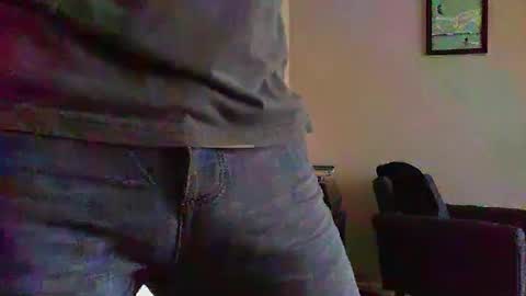 Snapshot of funslimguy chatting on 01/28/25, 03:35 Funslimguy online show from 01/28/25, 03:35