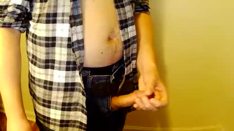 Snapshot of funstr8guy909 chatting on 10/16/25, 01:28 funstr8guy909 online show from 10/16/25, 01:28