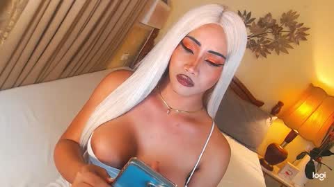 Snapshot of funtastic_harlow chatting on 11/18/25, 06:23 Maddonna online show from 11/18/25, 06:23