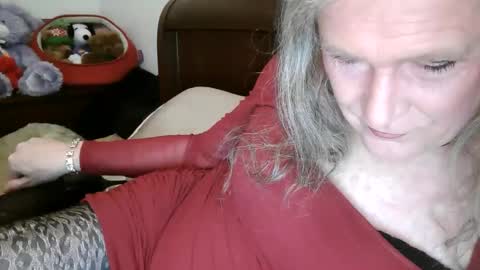 Snapshot of funtimetgirl chatting on 04/12/26, 09:25 Jessie Love online show from 04/12/26, 09:25