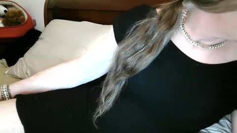 Snapshot of funtimetgirl chatting on 05/22/26, 10:43 Jessie Love online show from 05/22/26, 10:43