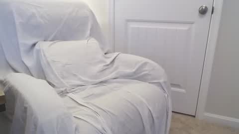 Snapshot of furring chatting on 01/05/25, 09:14 furring online show from 01/05/25, 09:14