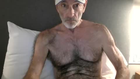 Snapshot of furrydawg chatting on 11/16/25, 06:57 furrydawg online show from 11/16/25, 06:57