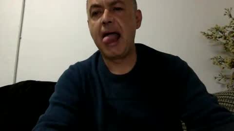 Snapshot of futbolin95 chatting on 05/17/26, 05:31 futbolin95 online show from 05/17/26, 05:31