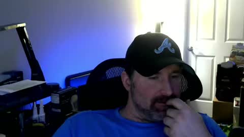 Snapshot of fuzz08 chatting on 07/14/26, 08:03 fuzz08 online show from 07/14/26, 08:03