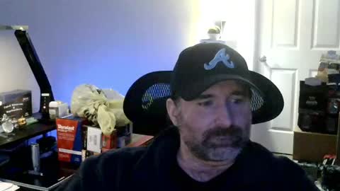 Snapshot of fuzz69_ chatting on 04/22/26, 06:42 fuzz69_ online show from 04/22/26, 06:42
