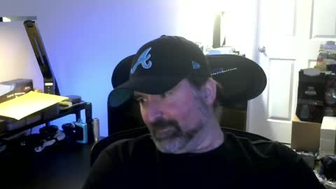 Snapshot of fuzz69_ chatting on 05/01/26, 01:32 fuzz69_ online show from 05/01/26, 01:32