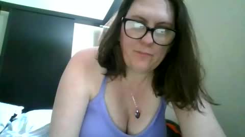 fuzzypeaches87 online show from 02/19/26, 08:16
