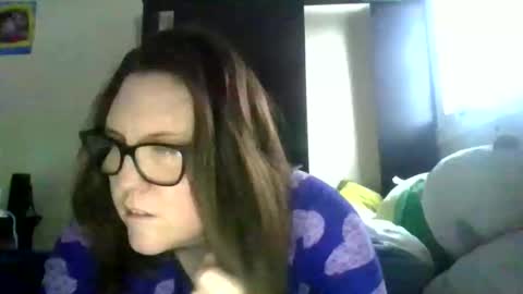 Snapshot of fuzzypeaches87 chatting on 03/22/26, 06:22 fuzzypeaches87 online show from 03/22/26, 06:22