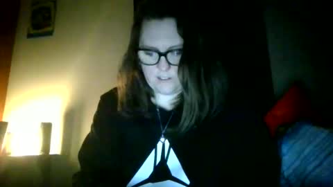 Snapshot of fuzzypeaches87 chatting on 03/25/26, 09:37 fuzzypeaches87 online show from 03/25/26, 09:37