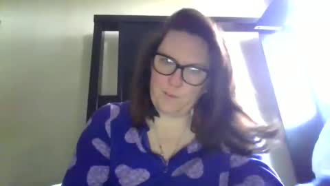 Snapshot of fuzzypeaches87 chatting on 03/28/26, 04:50 fuzzypeaches87 online show from 03/28/26, 04:50