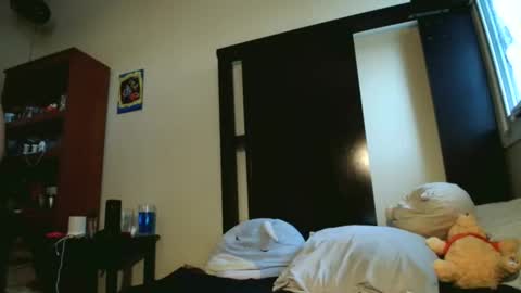 Snapshot of fuzzypeaches87 chatting on 04/17/26, 11:30 fuzzypeaches87 online show from 04/17/26, 11:30