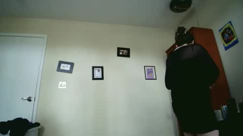 Snapshot of fuzzypeaches87 chatting on 04/20/26, 07:59 fuzzypeaches87 online show from 04/20/26, 07:59