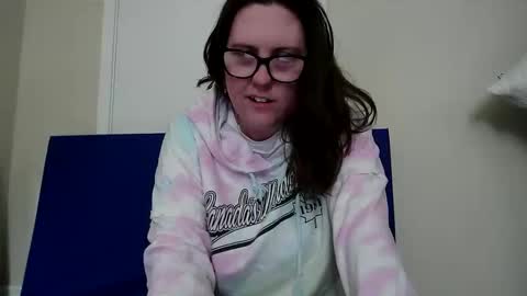 fuzzypeaches87 online show from 05/16/26, 05:45