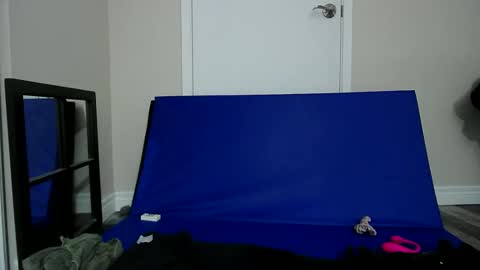 fuzzypeaches87 online show from 05/25/26, 05:46