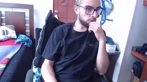 Snapshot of fvckhorneyguy chatting on 02/03/26, 06:35 andrew online show from 02/03/26, 06:35