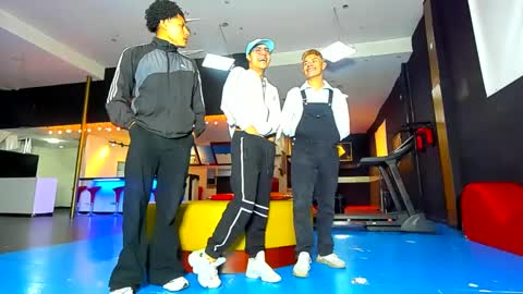 Snapshot of fyotty chatting on 12/24/24, 11:49 FYOTTY online show from 12/24/24, 11:49