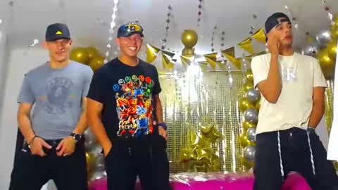 Snapshot of fyotty chatting on 01/16/25, 07:10 FYOTTY online show from 01/16/25, 07:10