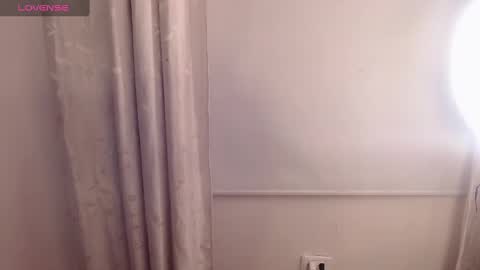 Snapshot of fyreandfox_ chatting on 02/19/25, 05:38 FIRE AND FOX online show from 02/19/25, 05:38