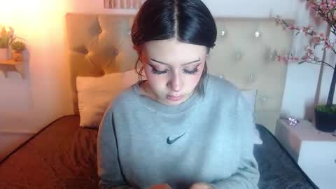 Snapshot of fyreandfox_ chatting on 11/02/25, 08:44 FIRE AND FOX online show from 11/02/25, 08:44