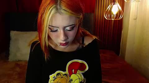 Snapshot of fyreandfox_ chatting on 03/08/26, 08:34 FIRE AND FOX online show from 03/08/26, 08:34