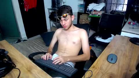 Snapshot of g0lden_crew chatting on 12/22/25, 09:12 g0lden_crew online show from 12/22/25, 09:12