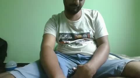 Snapshot of g0lu_ chatting on 12/11/24, 07:53 Nunnu online show from 12/11/24, 07:53