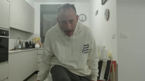 Snapshot of g10303 chatting on 03/01/26, 04:36 g103031910303 online show from 03/01/26, 04:36