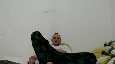 Snapshot of g10303 chatting on 06/21/26, 11:40 g103031910303 online show from 06/21/26, 11:40