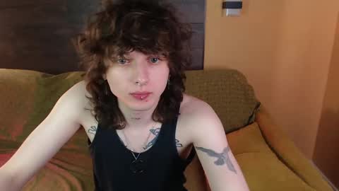 Snapshot of g1vememoney chatting on 03/28/26, 11:54 Ian online show from 03/28/26, 11:54