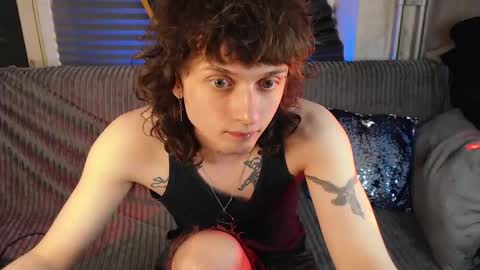 Snapshot of g1vememoney chatting on 04/14/26, 05:52 Ian online show from 04/14/26, 05:52