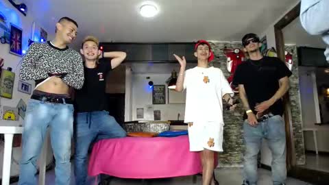 Snapshot of g4mens chatting on 09/21/25, 04:41 G4MENS online show from 09/21/25, 04:41