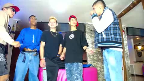 Snapshot of g4mens chatting on 09/23/25, 04:54 G4MENS online show from 09/23/25, 04:54