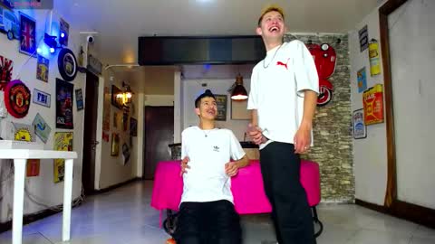 Snapshot of g4mens chatting on 10/20/25, 03:23 G4MENS online show from 10/20/25, 03:23